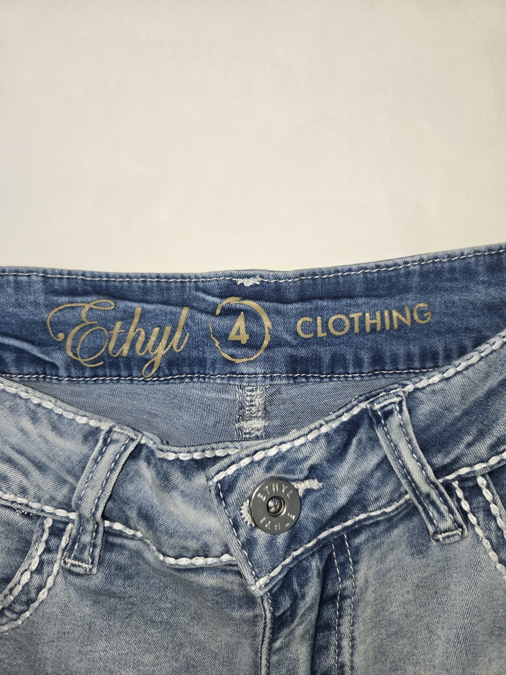 Ethyl Blue Denim Cropped Jeans Medium Wash Stretch Comfort Mid Rise Crop 4. - Picture 7 of 13